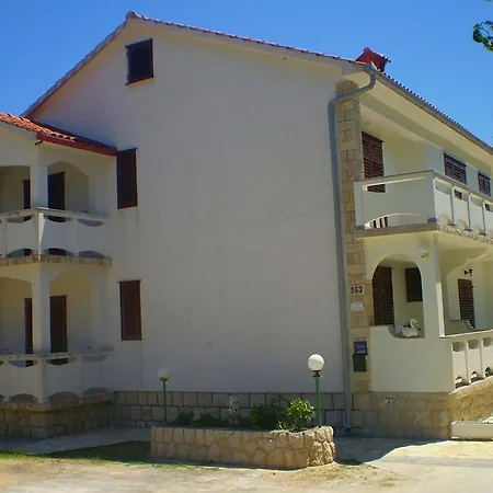 Vesna Apartment Kampor